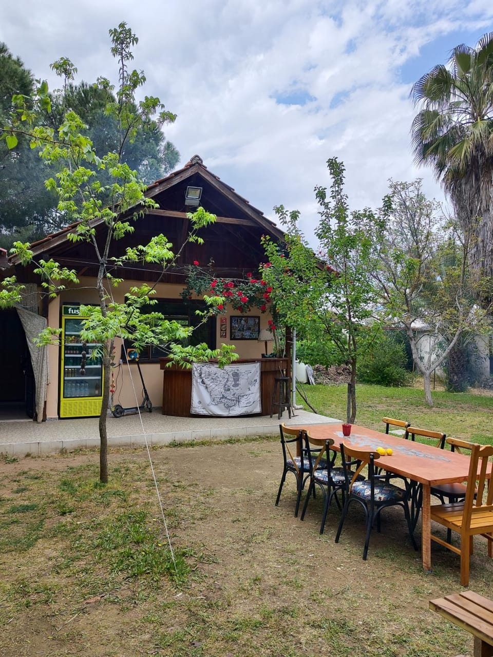 Restaurant/places to eat, Lounge or bar