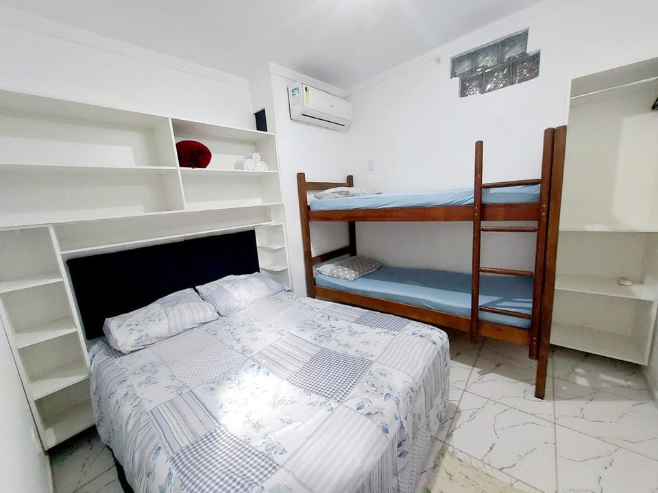 Bed, Photo of the whole room, Bedroom, bunk bed, air conditioner