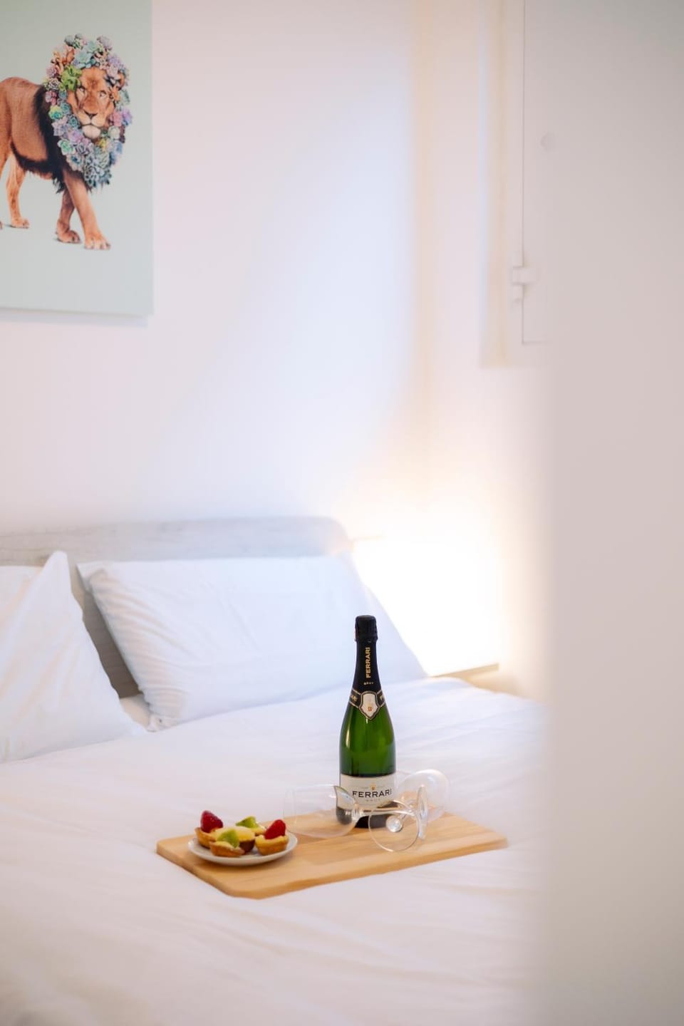 Bed, Food, Drinks