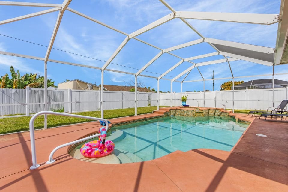 Cozy & Charming, Heated Pool and Spa - Villa Poolside Oasis - Roelens House in Cape Coral