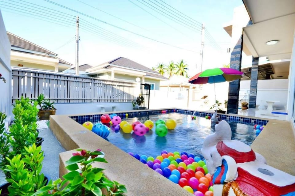 Balcony/Terrace, Pool view, Swimming pool