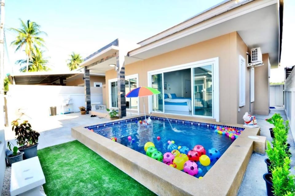 Balcony/Terrace, Pool view