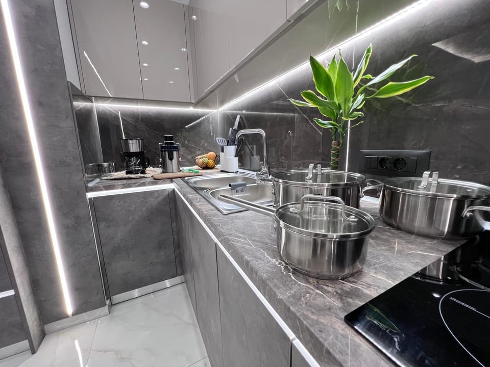 Luxury suite, private pool swimming spa ODYSSEA BEACH Apartment in Kremasti