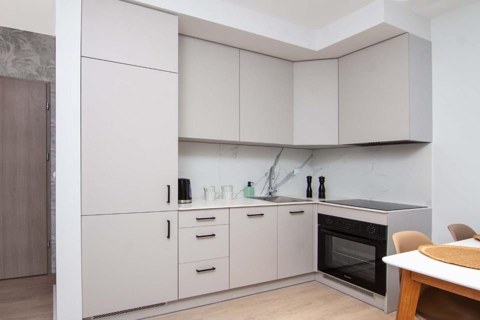 Coffee/tea facilities, Kitchen or kitchenette, Dining area, dishwasher, oven, pet friendly, stove