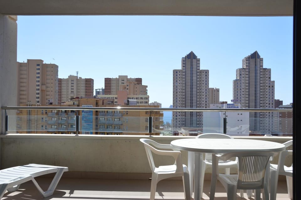 View (from property/room), Balcony/Terrace, Dining area, City view