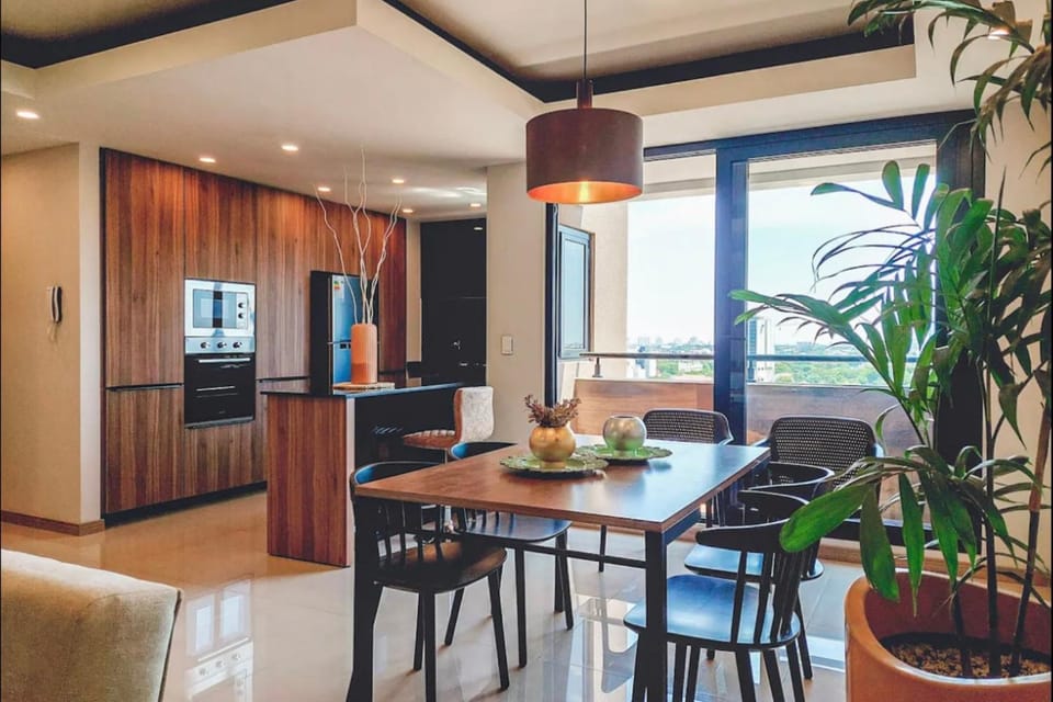 Kitchen or kitchenette, Seating area