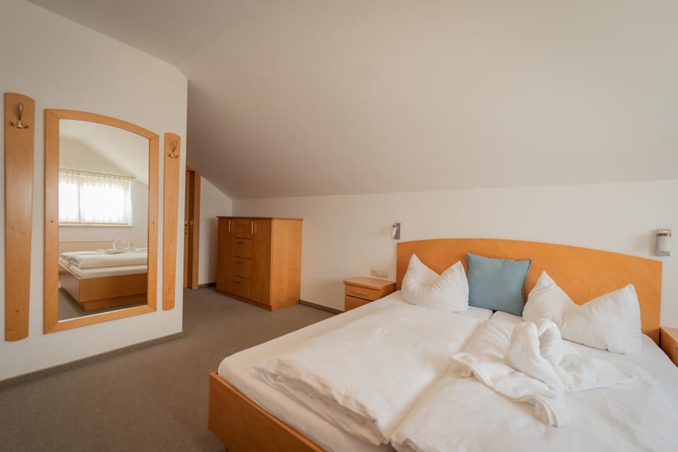 Seegasthof Katschnig GmbH Bed and Breakfast in Carinthia, Austria