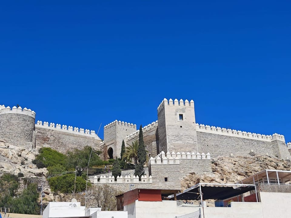 Casita entera la paloma bonita mirador vista a 360 grados - hasta 5 personas en el casco antiguo la médina centro almeria bajo alcazaba terraza buena vista -opcion parking privado - y opcion sabanas - House in Almería