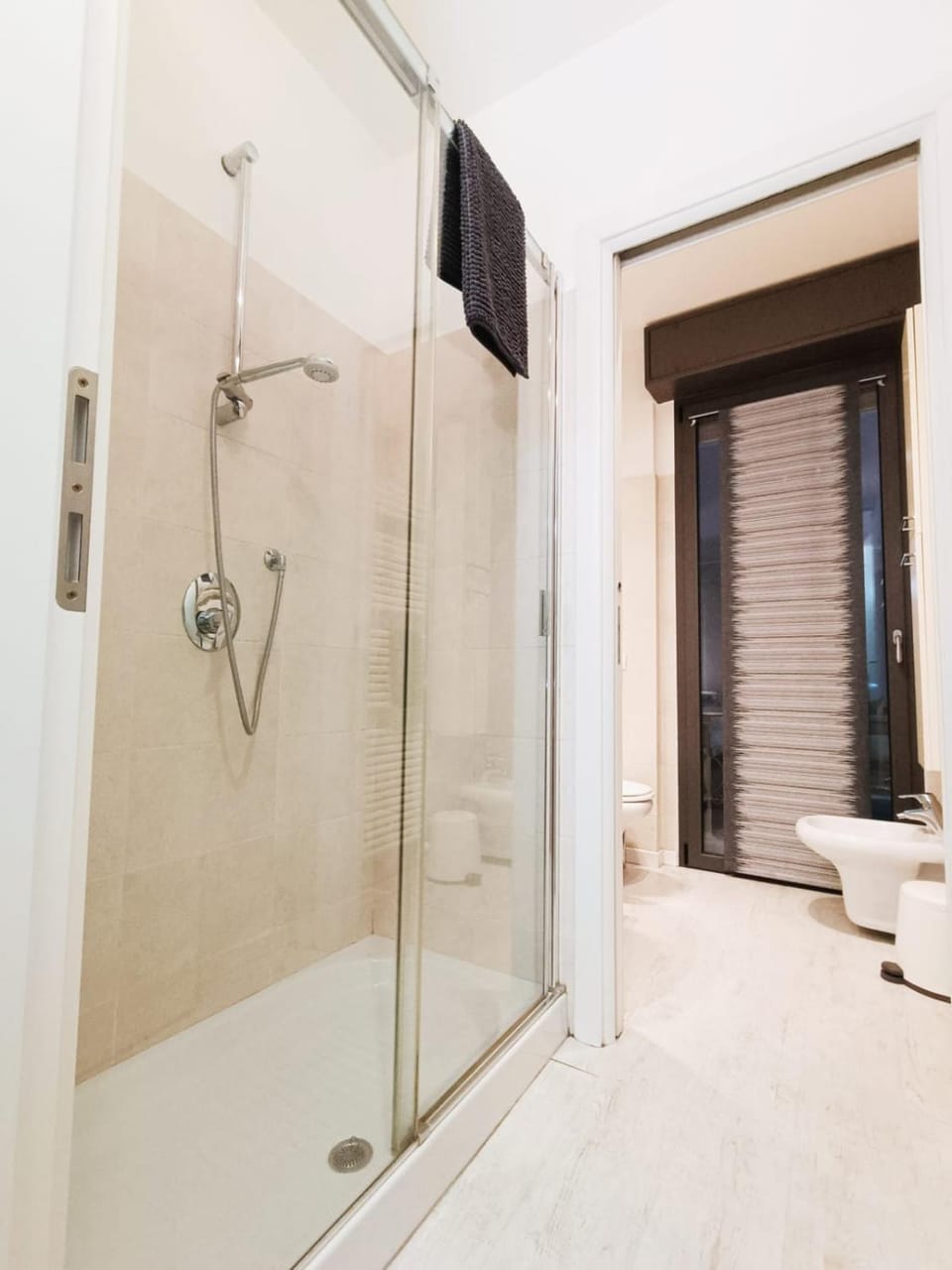 Shower, Bathroom, towels