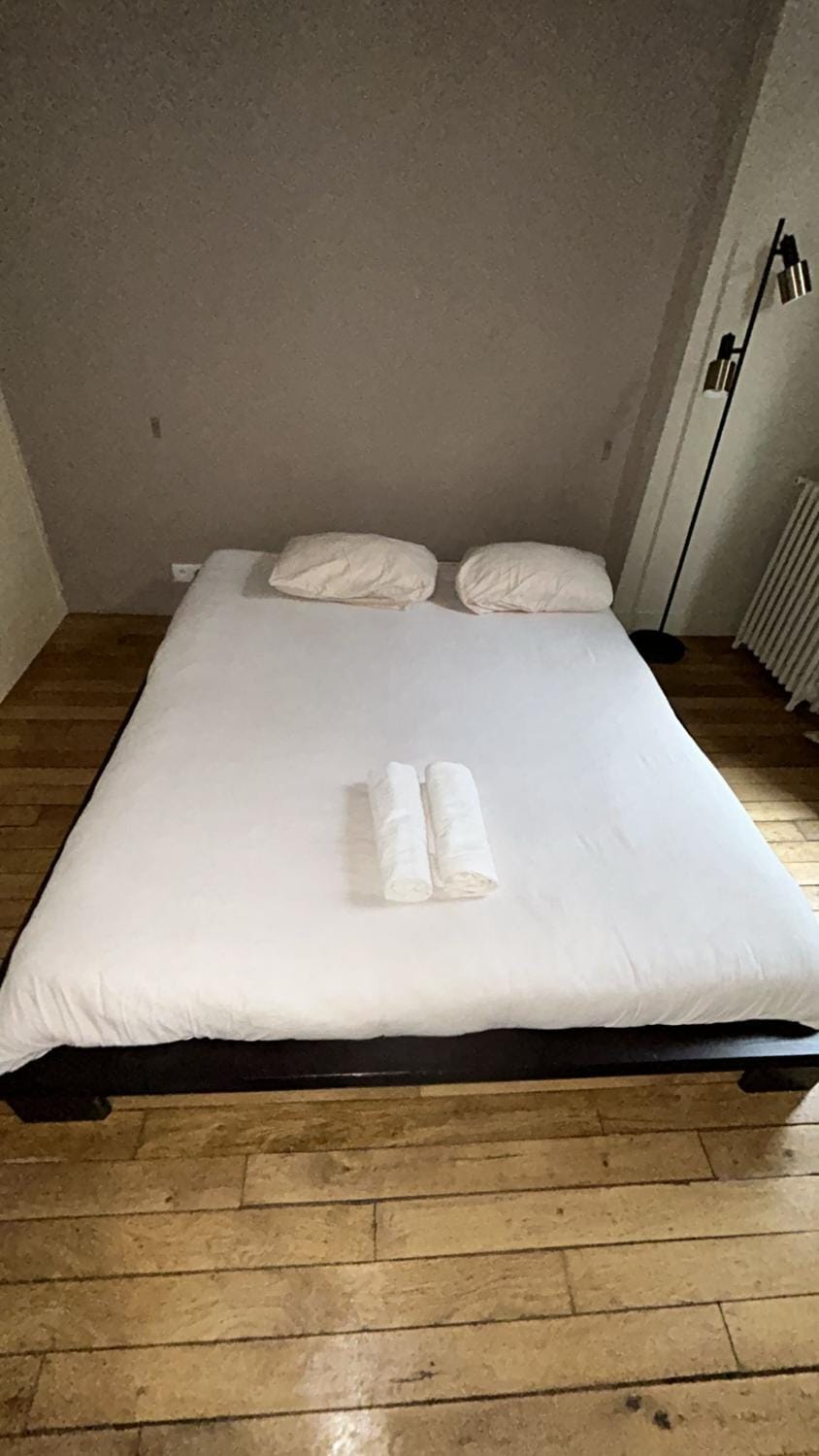 appartement au calme, avec balcon, bail mobilité ok Apartment in Paris