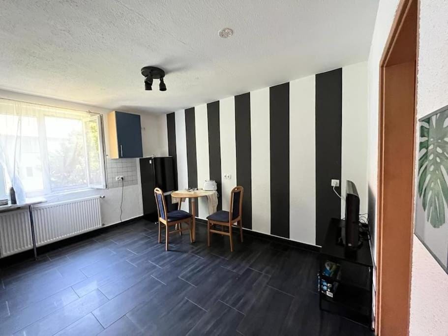 TV and multimedia, Kitchen or kitchenette, Living room, Seating area, Dining area, hair dresser