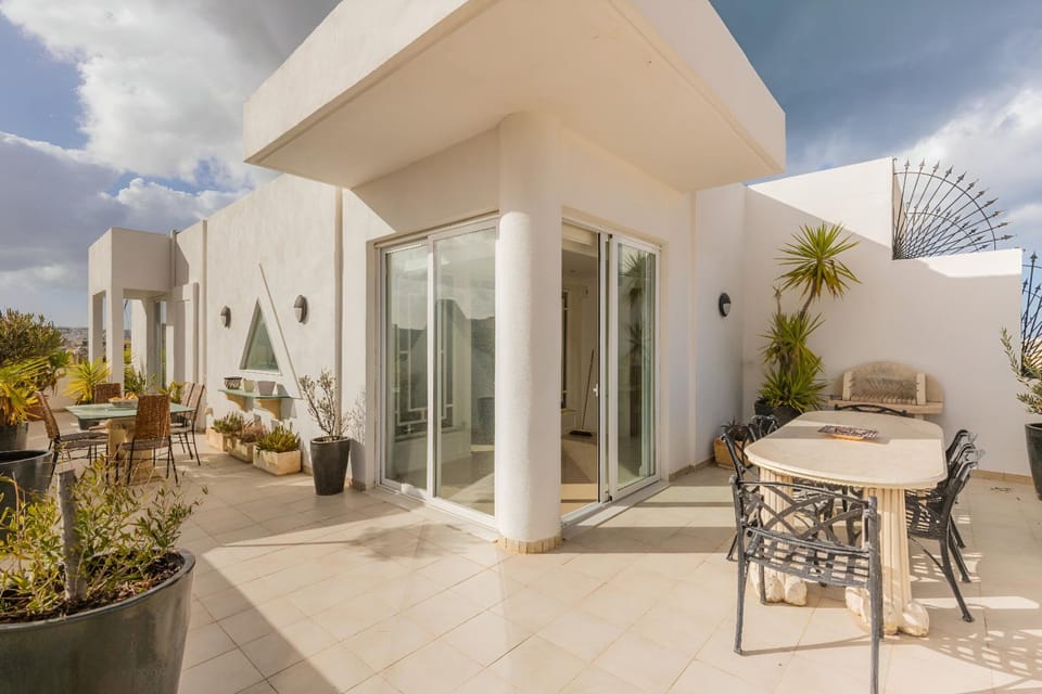 Property building, Patio, Day, View (from property/room), Balcony/Terrace, Balcony/Terrace, Seating area, Dining area
