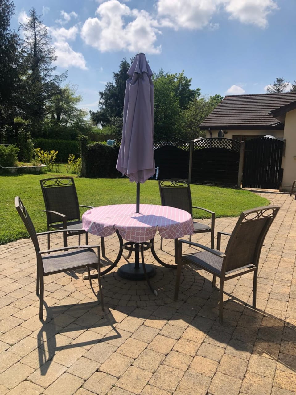 Patio, Garden, Dining area, Garden view, sunbed