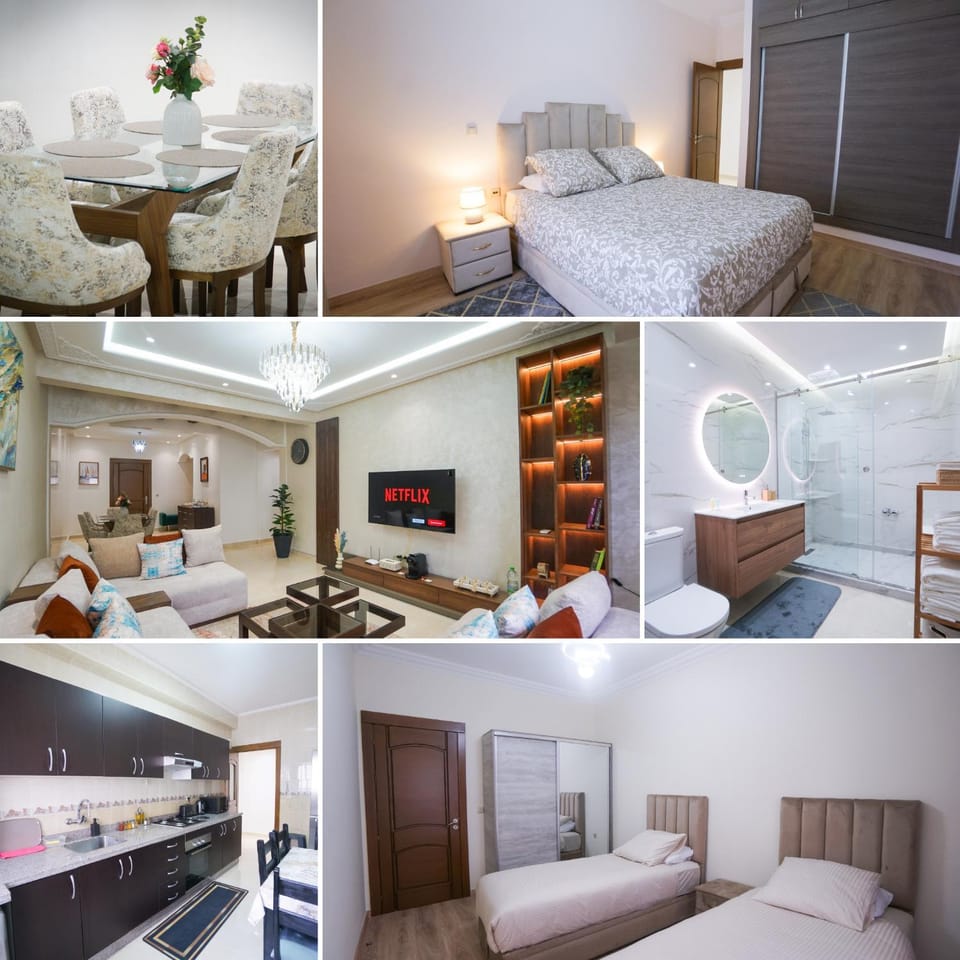 Bed, TV and multimedia, Kitchen or kitchenette, Living room, Photo of the whole room, Seating area