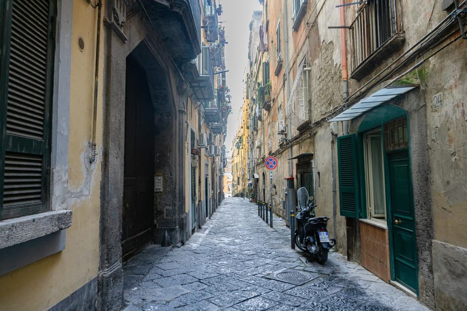 Neighbourhood, Street view