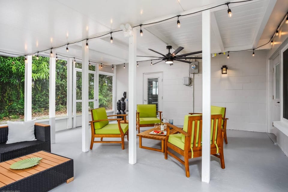 Private Home 2 Miles from Siesta Key House in Gulf Gate Estates