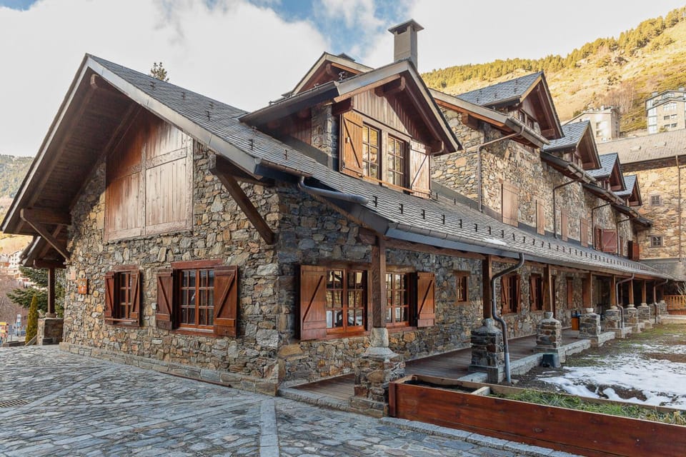 Property building, Day, Natural landscape, Mountain view