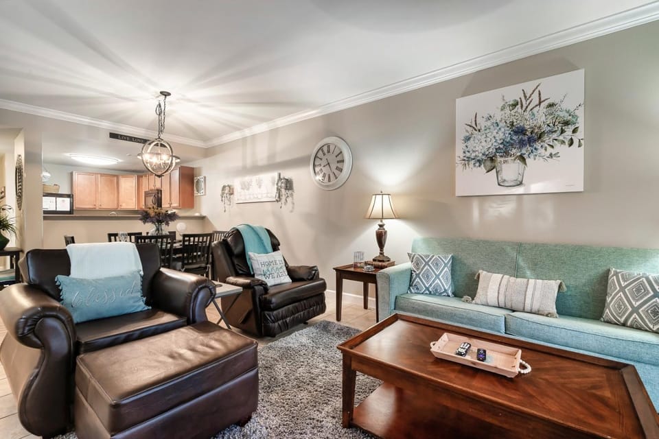 Luxury Condo, Sleeps 6, 3.2 Miles to Dollywood Apartment in Pigeon Forge