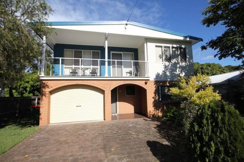 Property building, Balcony/Terrace, Garden view, Street view