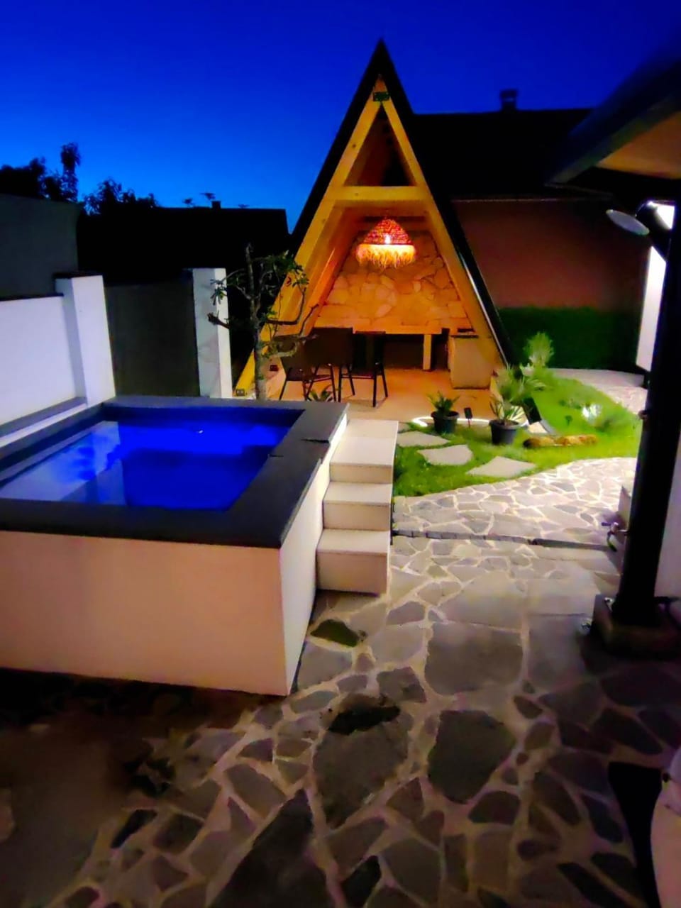 Property building, Patio, Hot Tub, Pool view, Swimming pool