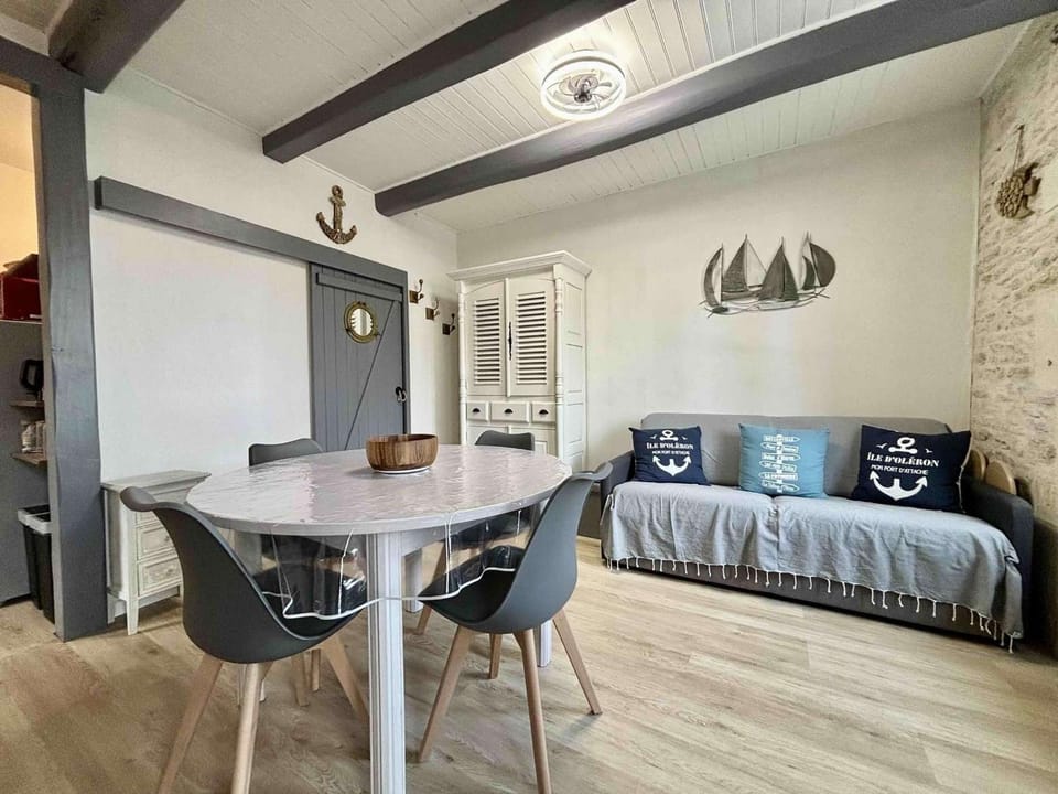 Maison rénovée 3 pièces à St-Georges-d'Oléron, WiFi, proche commerces - FR-1-246A-287 House in Saint-Georges-d'Oléron