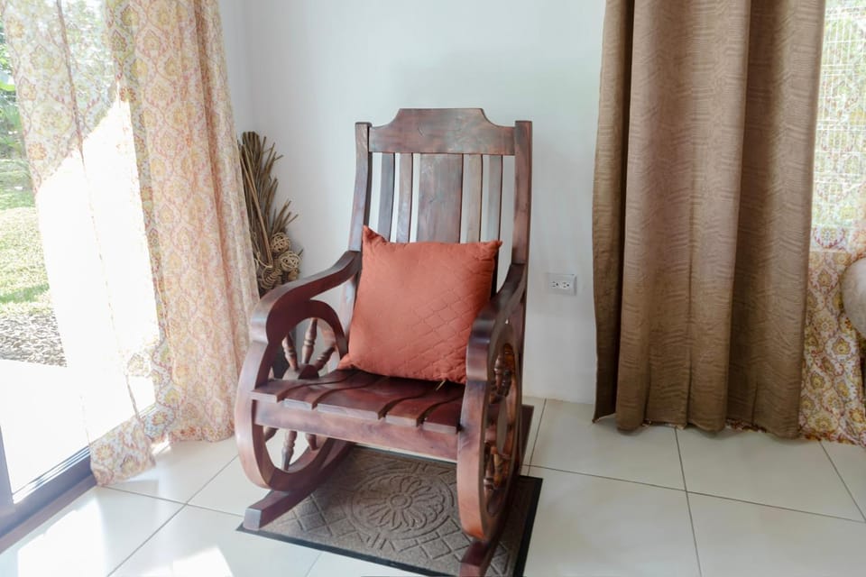 Rio Celeste Birds Garden Apartments with air conditioning and Wifi Starlink Apartment in Alajuela Province
