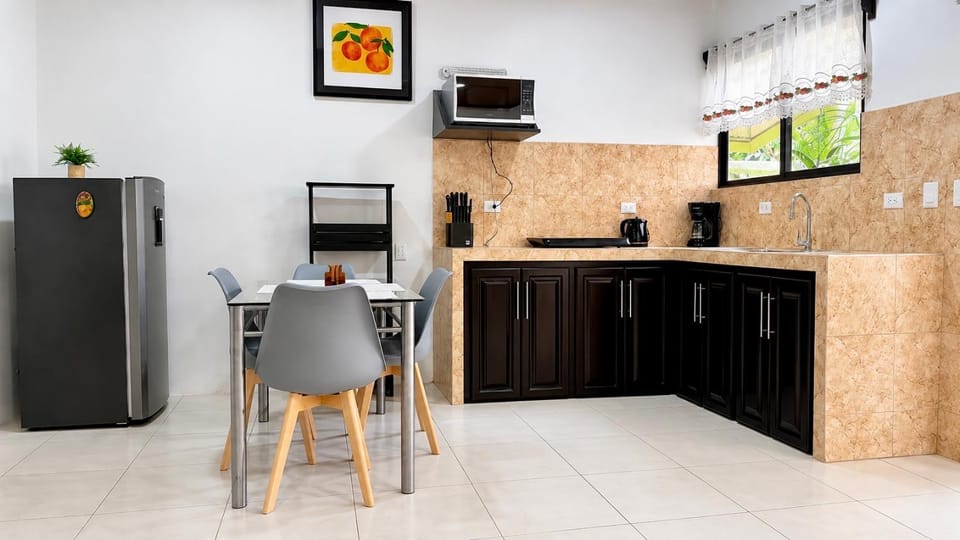Rio Celeste Birds Garden Apartments with air conditioning and Wifi Starlink Apartment in Alajuela Province