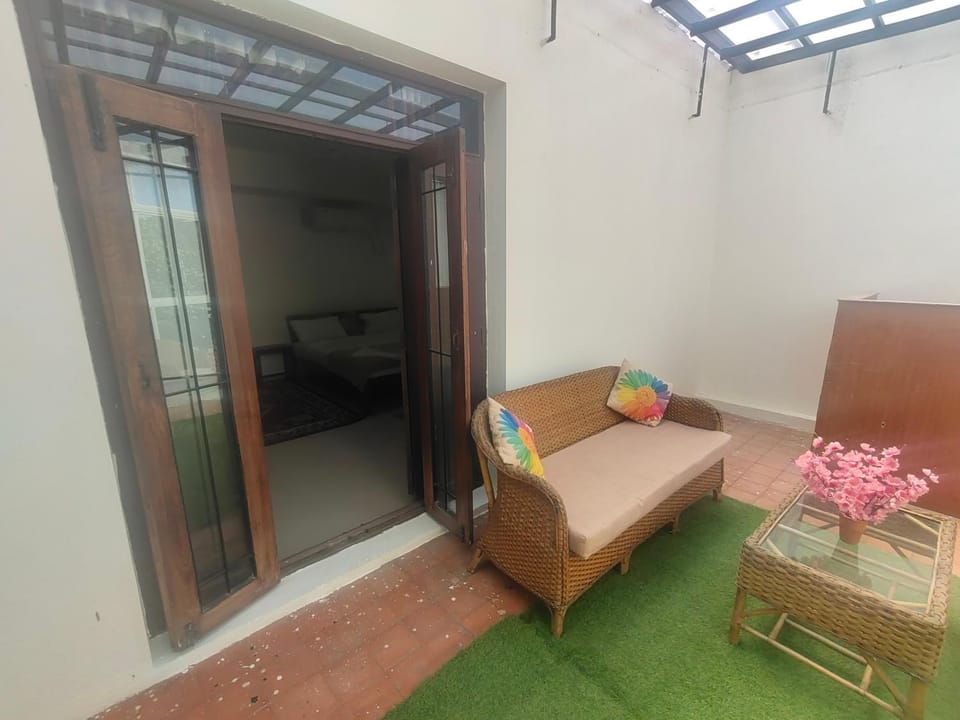 Patio, Balcony/Terrace, Living room, Seating area