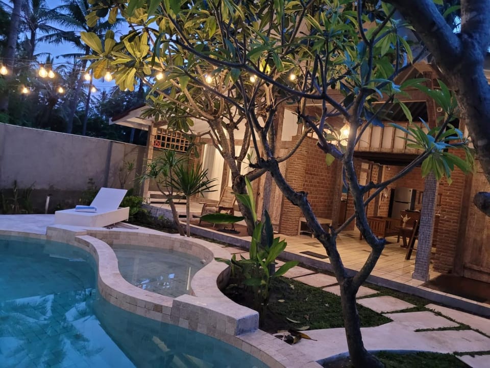 Property building, Swimming pool
