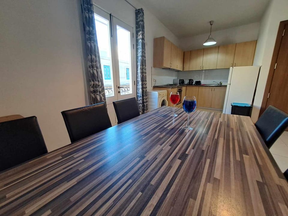 St Julians Sliema 3 minutes walk from promenade 3 bedroom apartment Apartment in Sliema