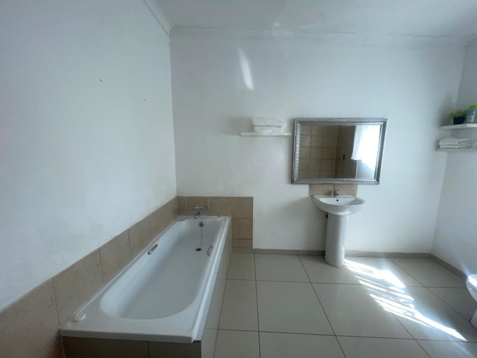 Khaya Mnandi Leisure Suites Bed and Breakfast in Pretoria