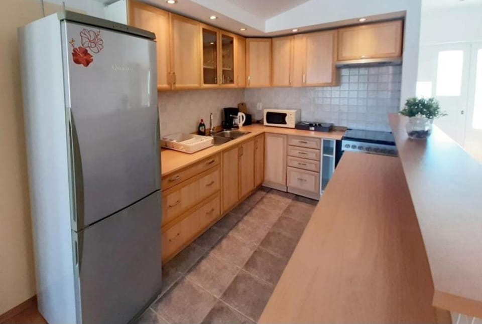 Kitchen or kitchenette, minibar, pet friendly, stove