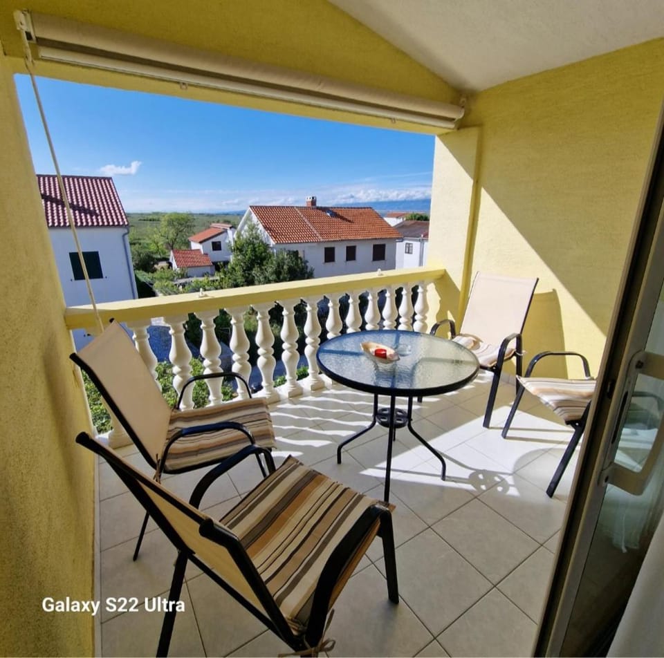 View (from property/room), Balcony/Terrace
