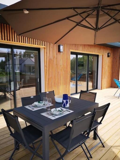 Patio, Dining area