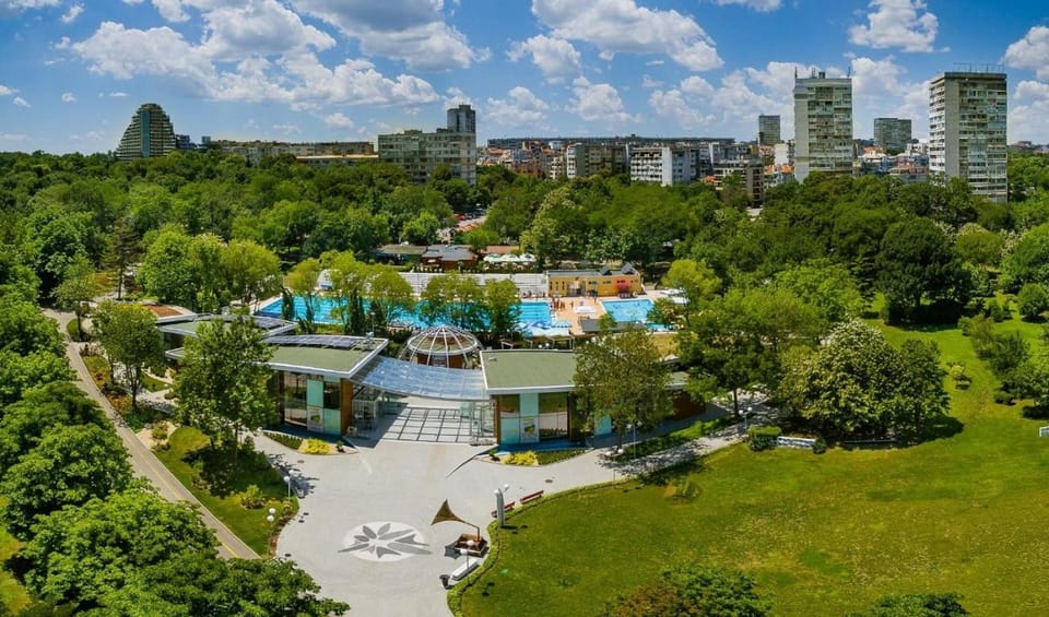 Nearby landmark, Natural landscape, Bird's eye view, Garden, Pool view, Swimming pool