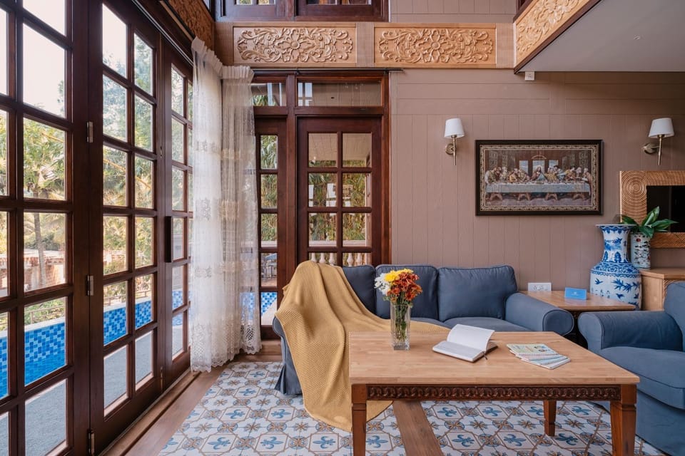 Garden, Living room, Decorative detail, Seating area, Garden view, Swimming pool, Breakfast, air conditioner