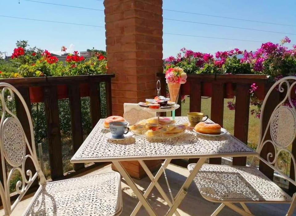View (from property/room), Balcony/Terrace, Garden view, Breakfast, Internal: Not applicable to any particular room