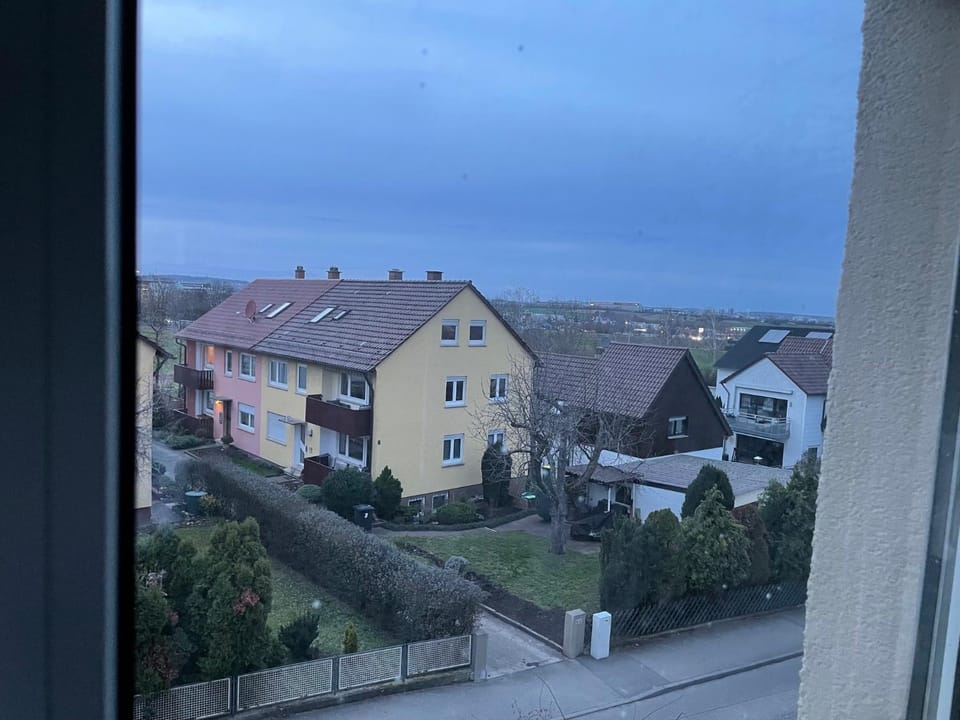 1 WG Zimmer (Apartment) im Dachgeschoss in 70839 Gerlingen Apartment in Stuttgart