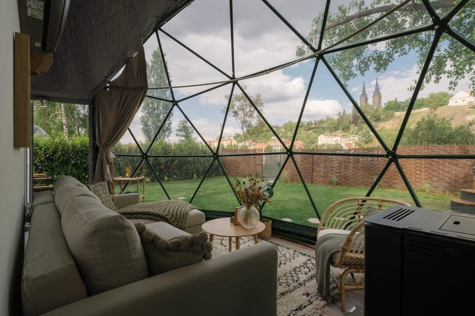 Patio, Day, Garden, Living room, Seating area, Garden view