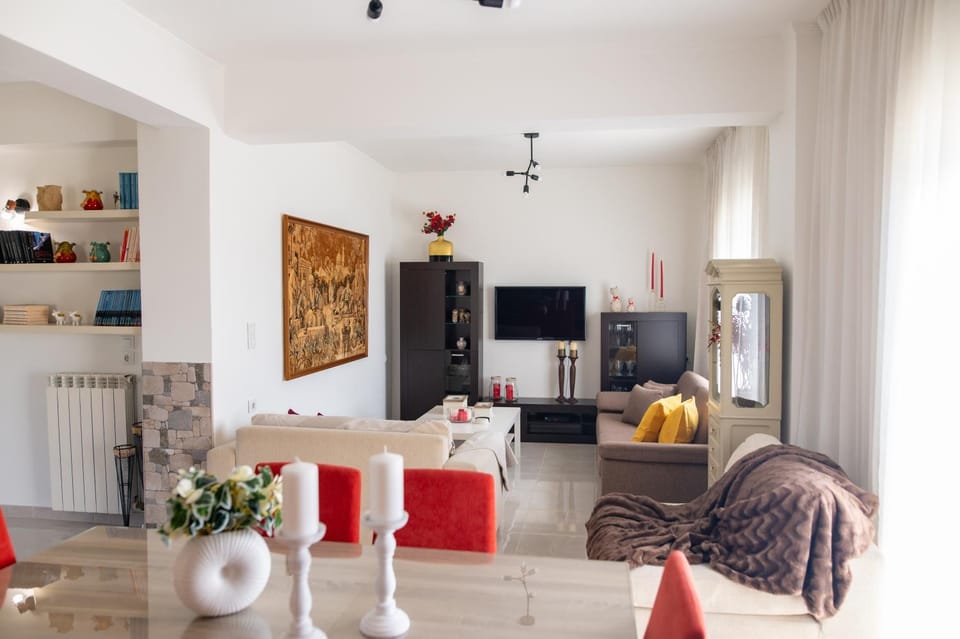 TV and multimedia, Living room, Seating area