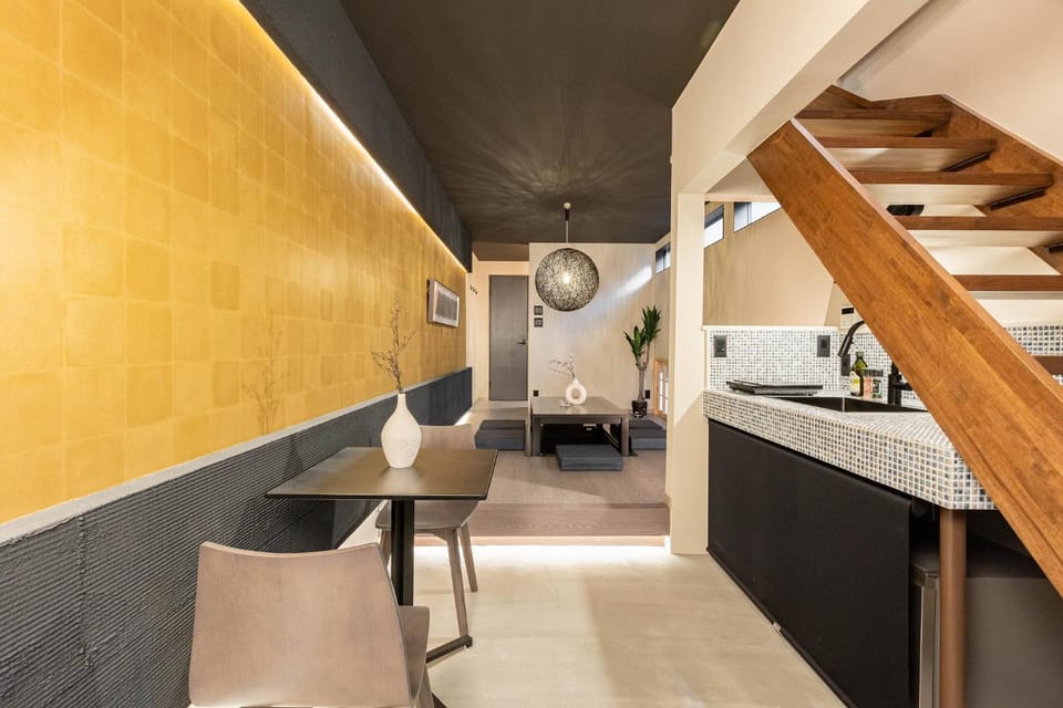 Kitchen or kitchenette, Living room, Seating area, Dining area