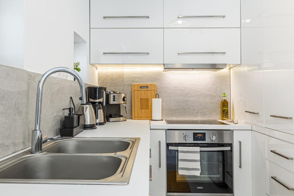 Coffee/tea facilities, Kitchen or kitchenette, kitchen, kitchen