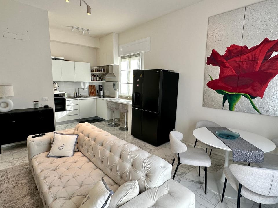 Kitchen or kitchenette, Living room, Dining area, stove
