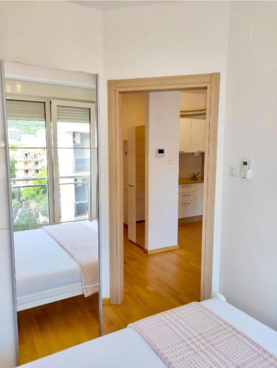 Bed, Kitchen or kitchenette, Photo of the whole room