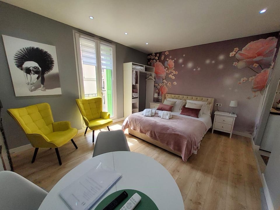 Photo of the whole room