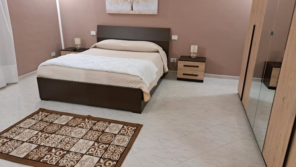 Bed, Photo of the whole room