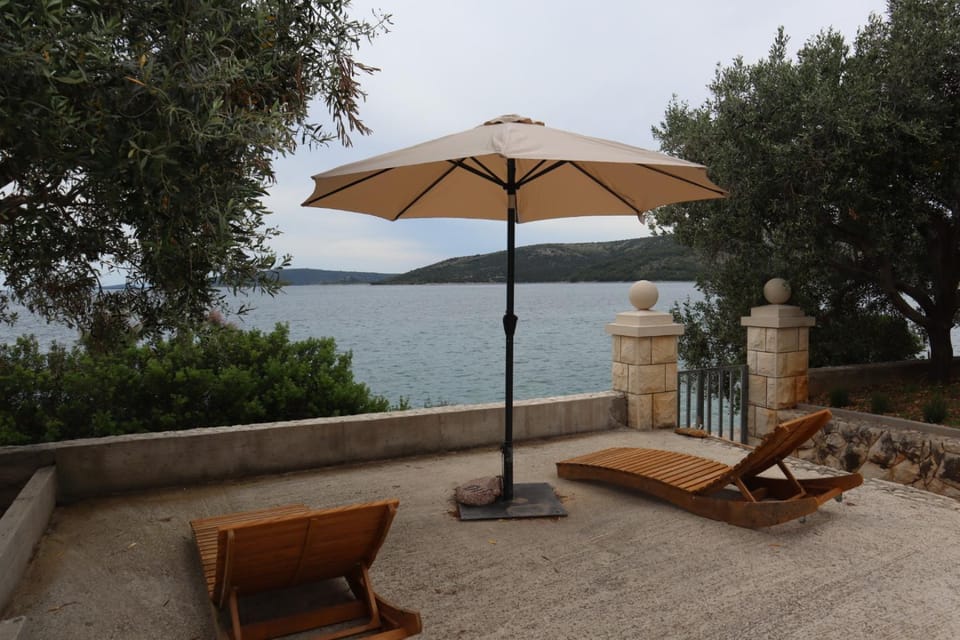 Beachfront apartments Dida - Seget Vranjica Apartment in Šibenik-Knin County, Croatia