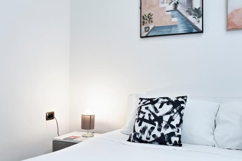 Bed, Photo of the whole room