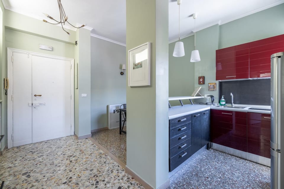 Kitchen or kitchenette, dishwasher