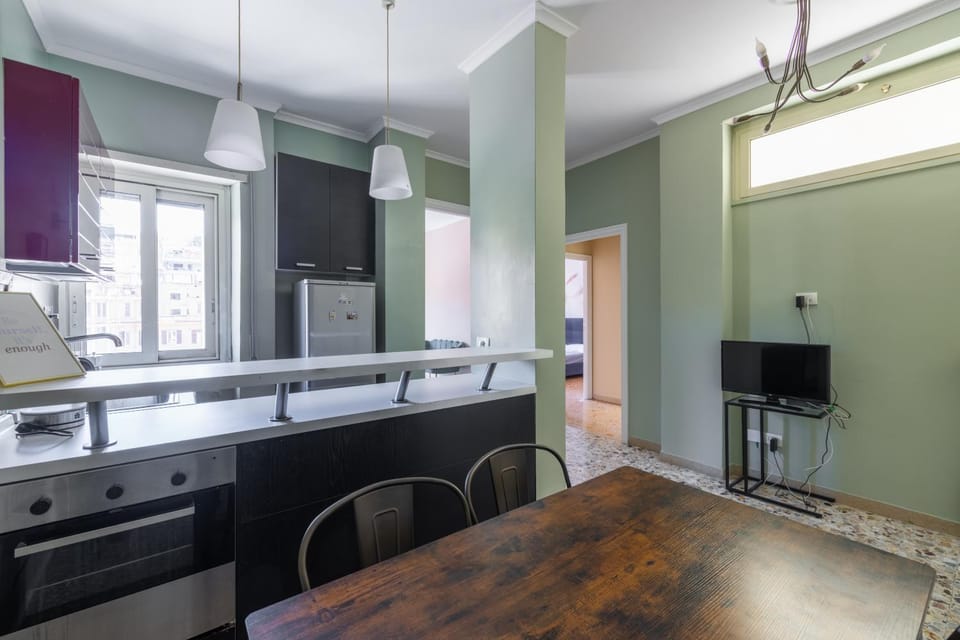 Kitchen or kitchenette, Dining area, dishwasher